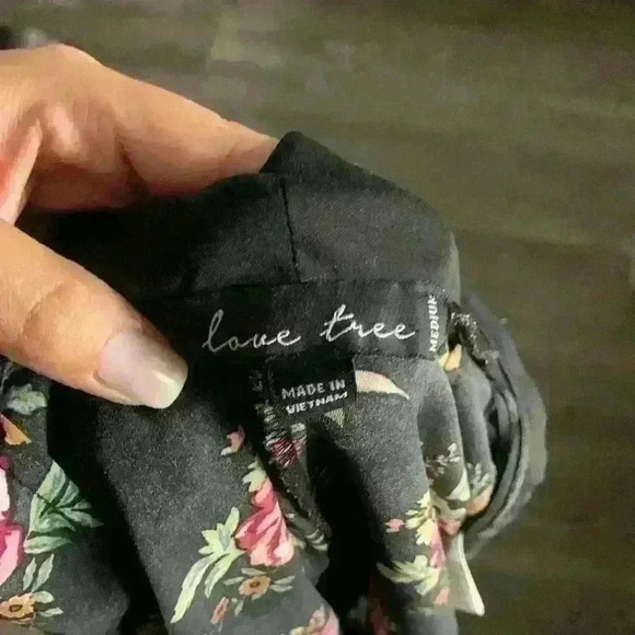 Woman’s floral romper - Picture 5 of 5